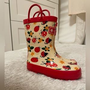 Oaki Ladybugs and flowers loop handle rubber rain boots